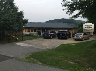 214 Oakview Dr, Pikeville, KY 41501