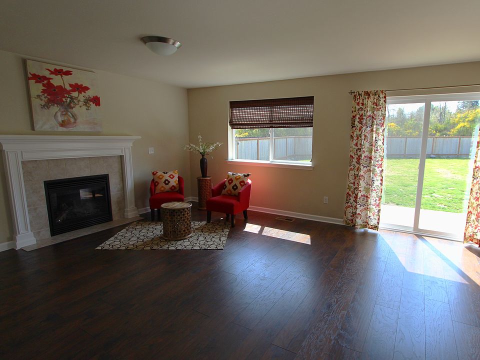 1st image of 107 Crimson Ct SE
