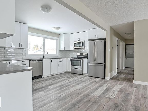 2nd image of 4 Eagle Dr