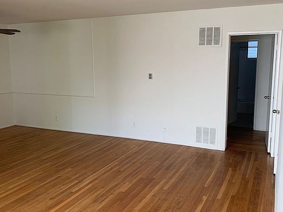 4th image of 3636 Mentone Ave #6691472