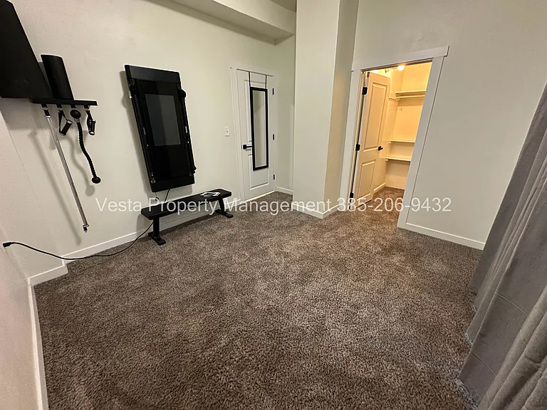 2538 Orchard Ave — Photo 20
