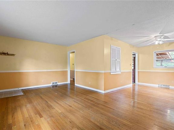 5th image of 7524 E 83rd St
