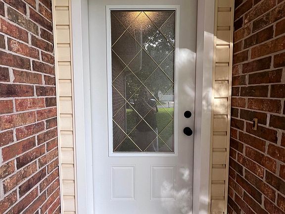3rd image of 3852 S Hillcrest Avenue