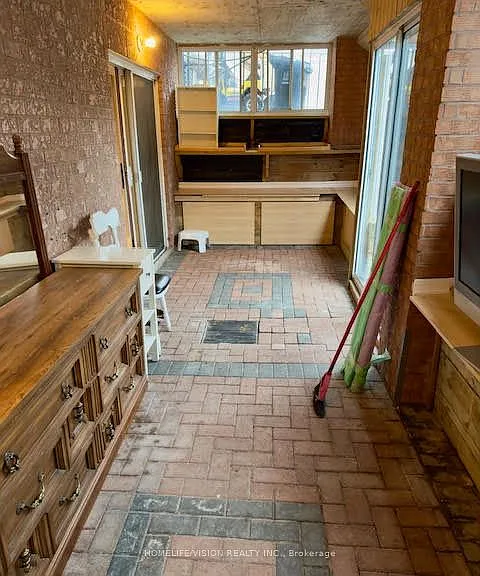 245 Floyd Ave #BASEMENT — Photo 4