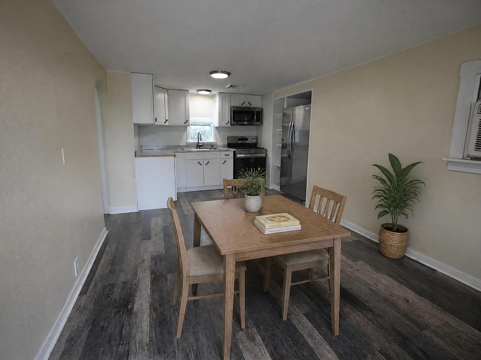 2 bed, 1.5 bath, 1318 sqft, $1,985 — Photo 4