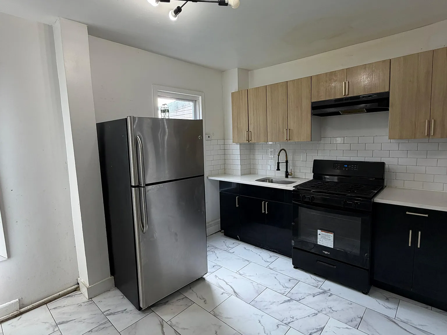 1 bed, 650 sqft, $1,800 — Photo 1