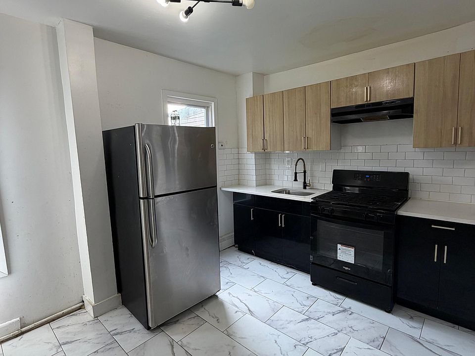 1st image of 10 Mitchell St APT 2
