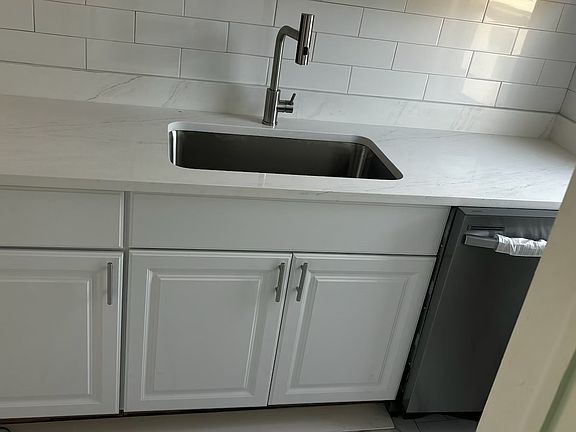 2nd image of 8 Magnolia St Floor 3