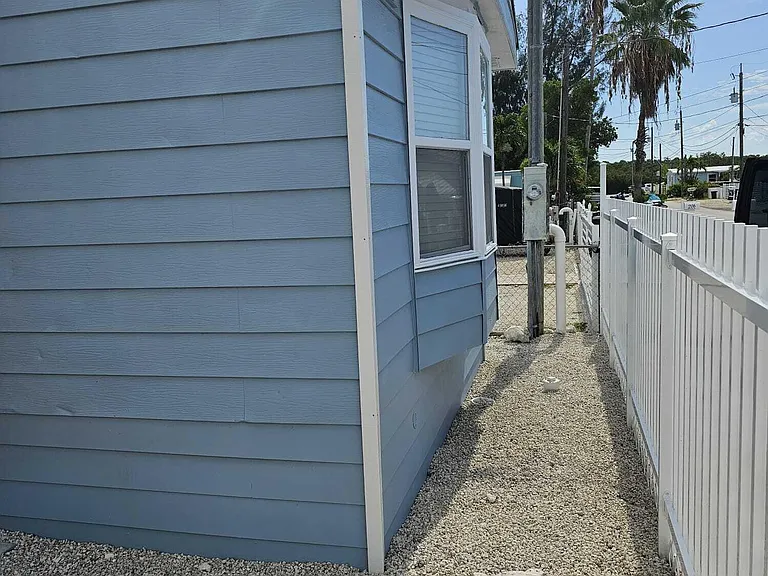 200 Buttonwood Ave — Photo 33