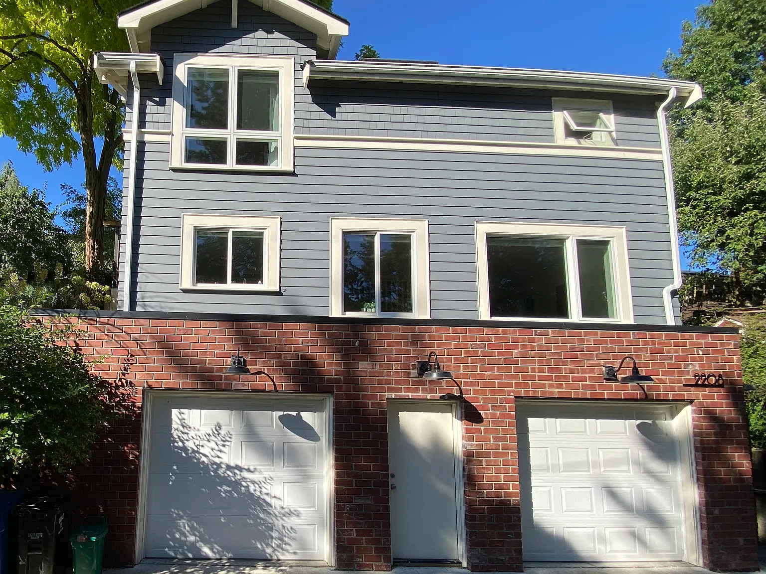 2 bed, 1.5 bath, 975 sqft, $4,000 — Photo 3
