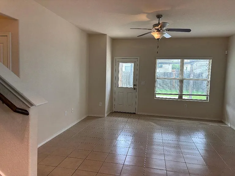 3804 NW Alpine Autumn Dr — Photo 5