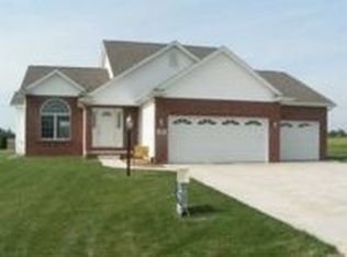 508 Somerset Dr, Metamora, IL 61548