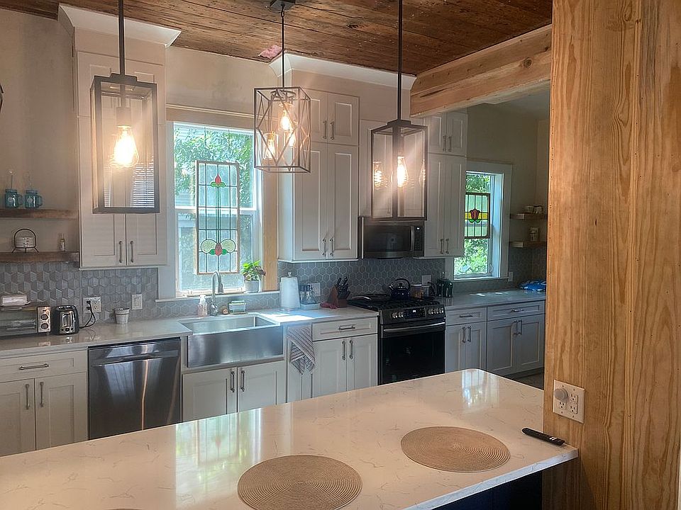 Downstairs kitchen