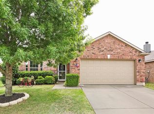 8928 Whirlwind Trl, Aubrey, TX 76227