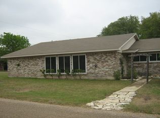 27 Ridgewood Dr, Morgans Pt Resort, TX 76513