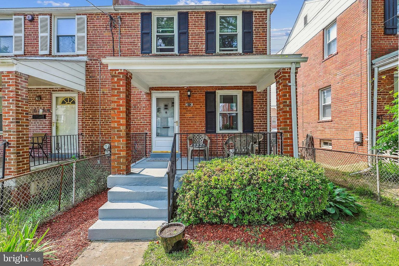 613 Faraday Pl NE photo 1