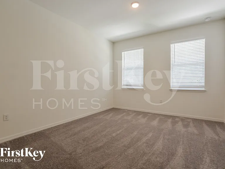 1256 Spokane Point — Photo 10