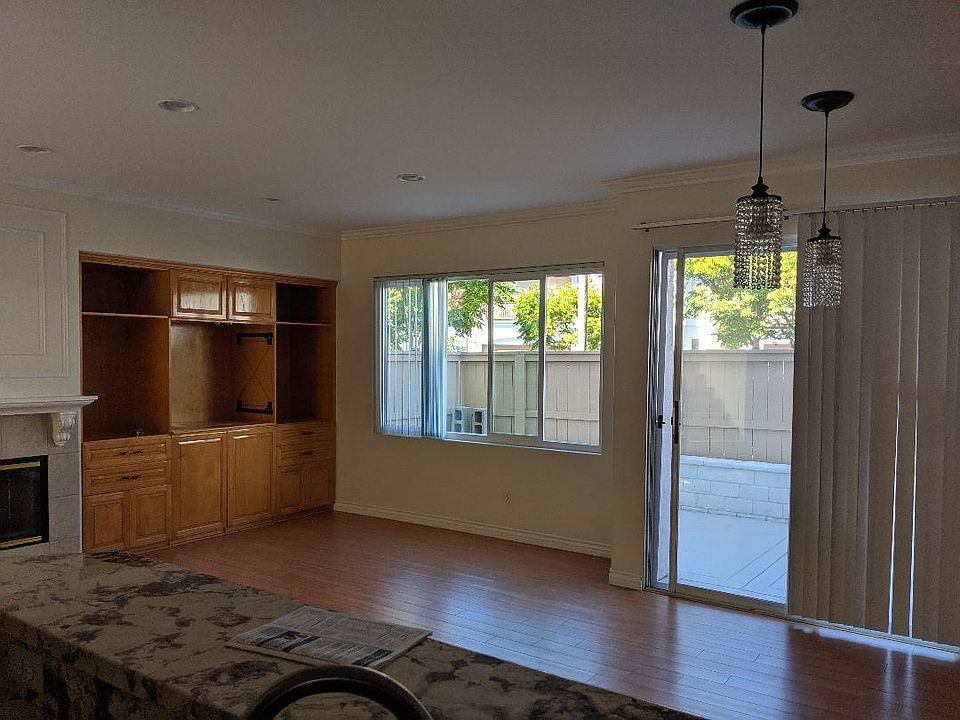 1st image of 10964 Ivy Hill Dr Unit 5
