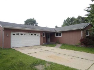 1085 Polly Ct, Elgin, IL 60120