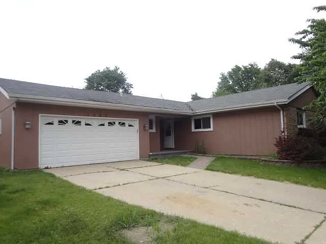 1085 Polly Ct photo 1