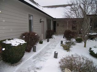 75 Wood Run Cmns, Rochester, NY 14612