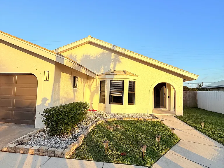 5029 Rosen Blvd — Photo 2