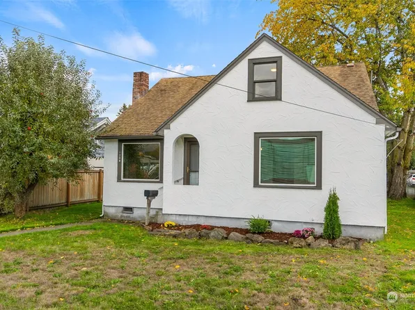 1208 E Pioneer, Puyallup, WA 98372