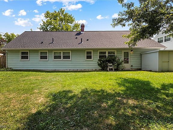 5th image of 4915 Rosewood Dr