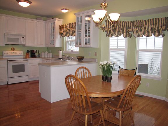 4th image of 17140 Windsor Crest Blvd