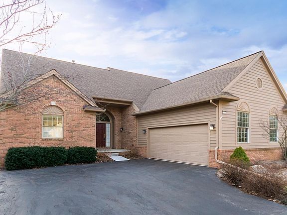 2nd image of 4602 Sawgrass Dr E