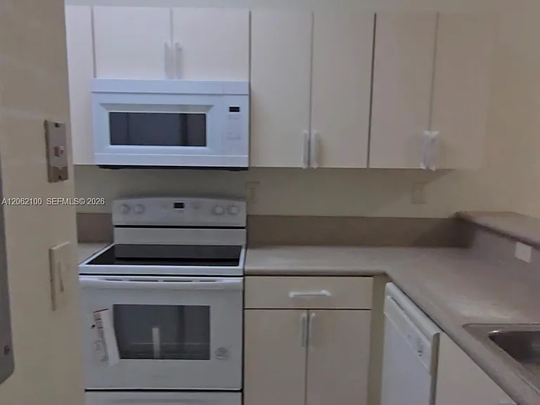 4917 SW 141st Ave #4 — Photo 10