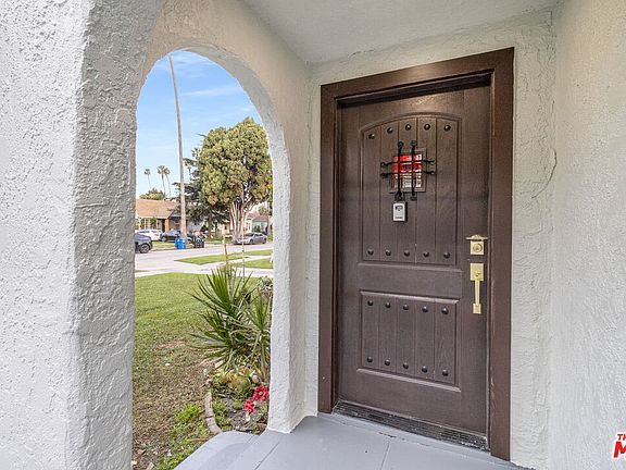 5th image of 4324 2nd Ave