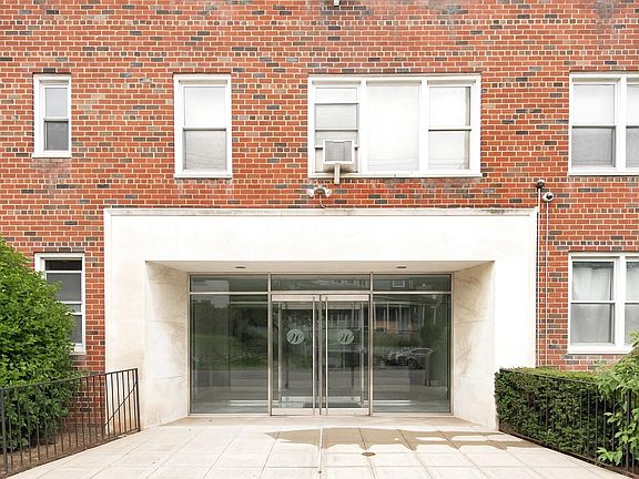5th image of 25 Sunnyside Dr APT 6J
