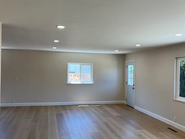 1333 Ridgeley Dr — Photo 5