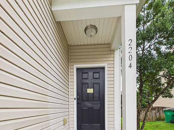 2nd image of 2204 Arbor Vista Dr