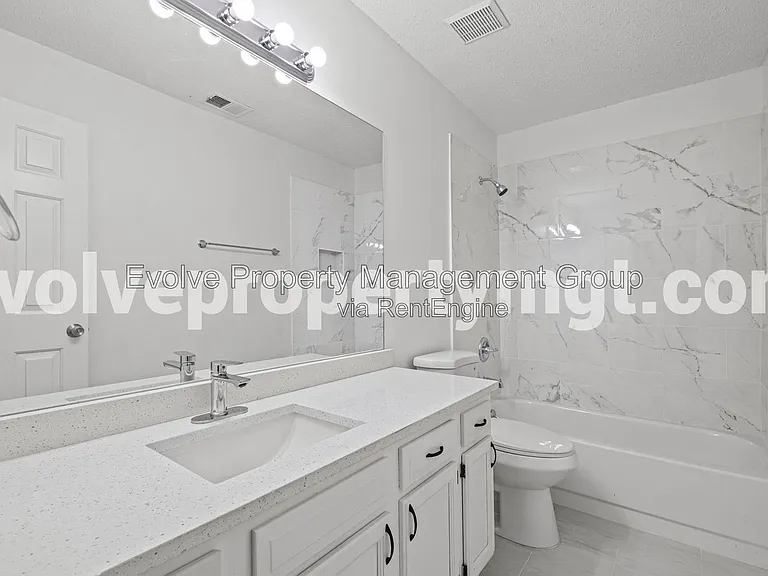330 Bendigo Dr — Photo 16