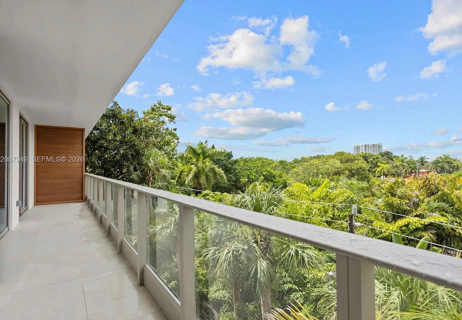 2200 Brickell — Photo 4