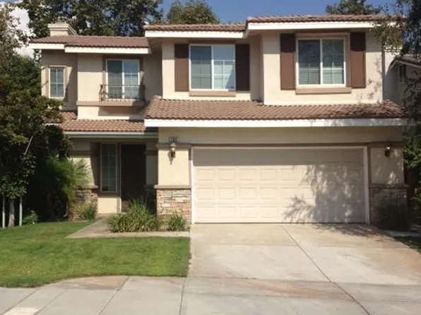 7593 Cloverhill Dr, Highland, CA 92346