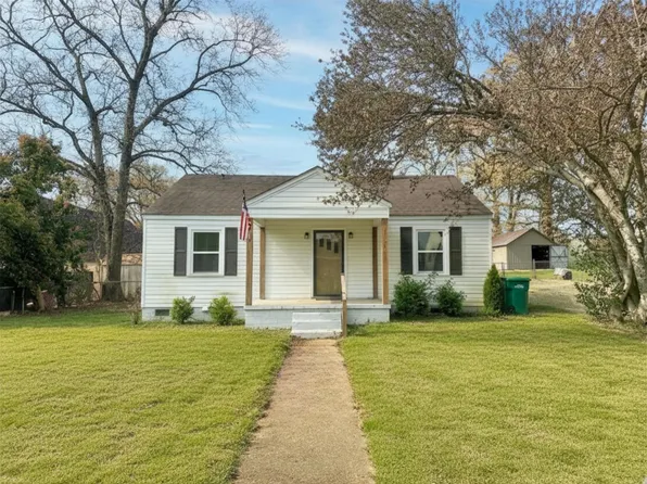 1305 E 34th St, Sheffield, AL 35660