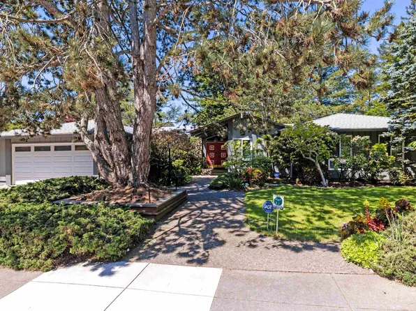 5833 Balmoral Dr, Oakland, CA 94619