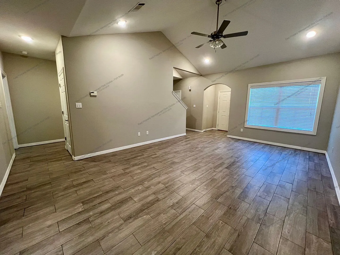 3 bed, 2.5 bath, 1650 sqft, $1,649 — Photo 3