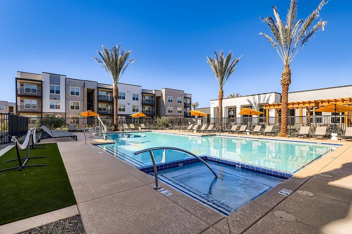 Garrett Mesa Swimming Pool