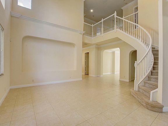 3rd image of 10281 Medicis Pl