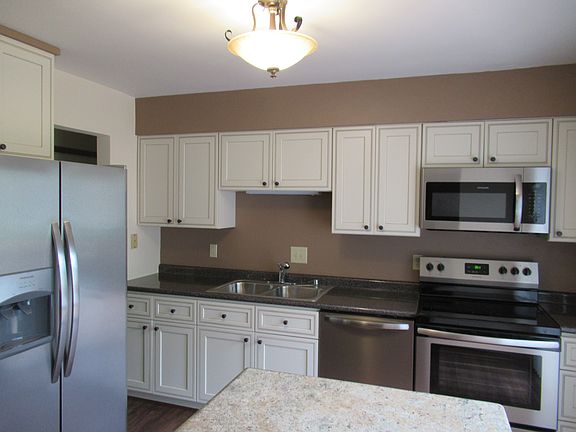 2nd image of 11874 Cedarcreek Dr