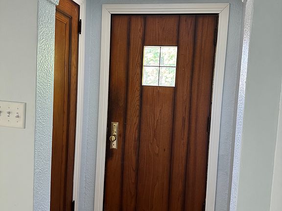 entryway with closet