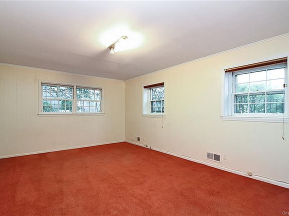 4th image of 50 Sammis Ln