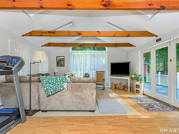 5th image of 435 West Shepard Avenue