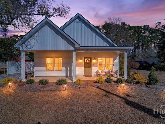 3rd image of 301 S Ash Street