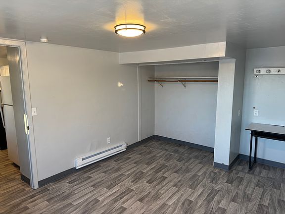 5th image of 542 Hazel St N APT 1