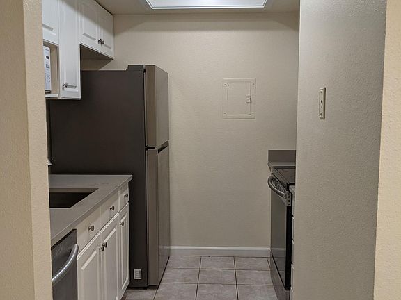 5th image of 14630 NE 32nd St APT E2